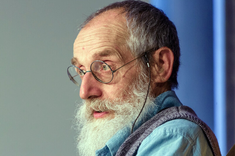 Il dottore della dieta dei gruppi sanguigni: “L’omosessualità è uno squilibrio ormonale voluto dalla natura contro la sovrappopolazione”