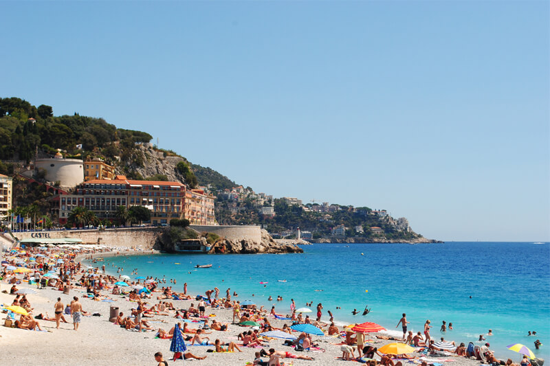 Nizza si tinge d’arcobaleno per il weekend del 14 luglio
