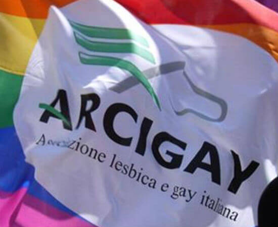Ischia: storica coppia gay aggredita e picchiata dai vicini - omofobia ischia 2 - Gay.it