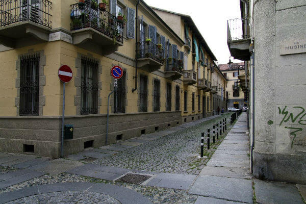 Torino, "quota negra" e "quota trans" in una brochure ufficiale: bufera in Circoscrizione 4 - quota negra quota trans 1 - Gay.it