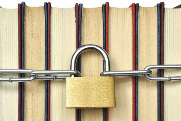 Verona, il nuovo sindaco Sboarina vuole ritirare i libri "gender" da scuole e biblioteche - sboarina 2 - Gay.it