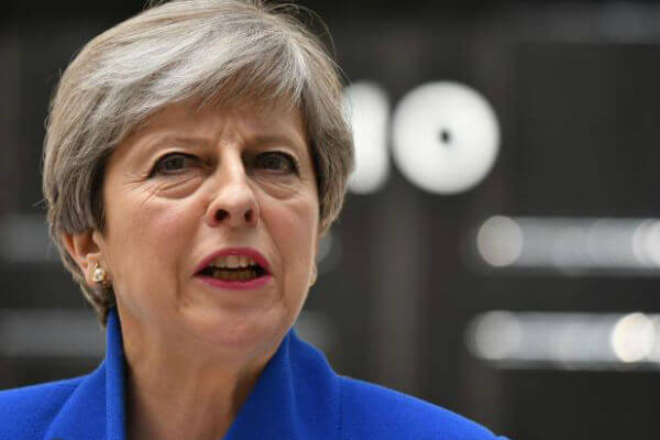 Il primo ministro britannico Theresa May: "Vorrei i matrimoni gay anche in Irlanda del Nord" - theresa may 1 - Gay.it