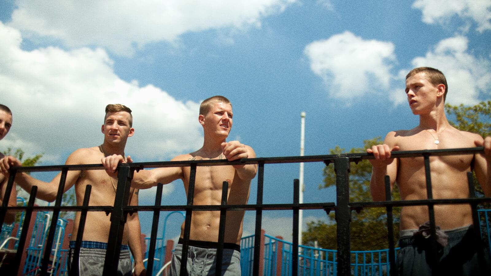 Nel nuovo film Beach Rats, la sexy rivelazione Harris Dickinson - Beach Rats 2 - Gay.it