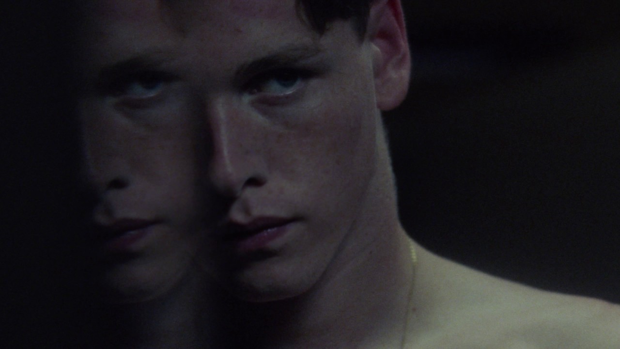 Nel nuovo film Beach Rats, la sexy rivelazione Harris Dickinson - Beach Rats 3 - Gay.it