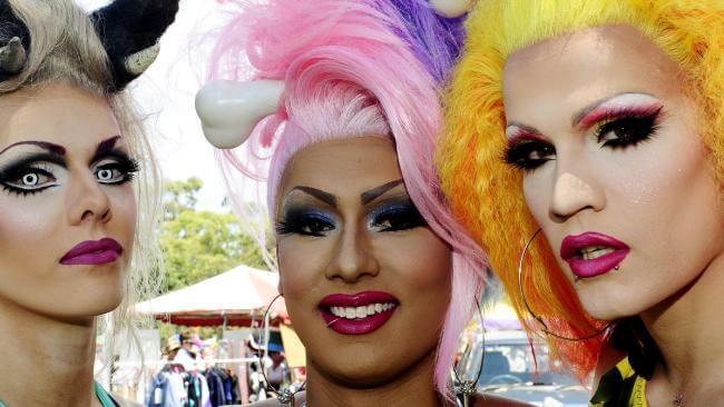 Sydney, ragazzo gay vittima di attacco omofobo salvato da tre drag queen - drag queen sydney 2 - Gay.it