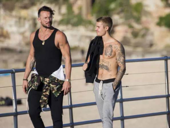Justin Bieber, è amore con il pastore Carl Lentz? - justin bieber 2 - Gay.it