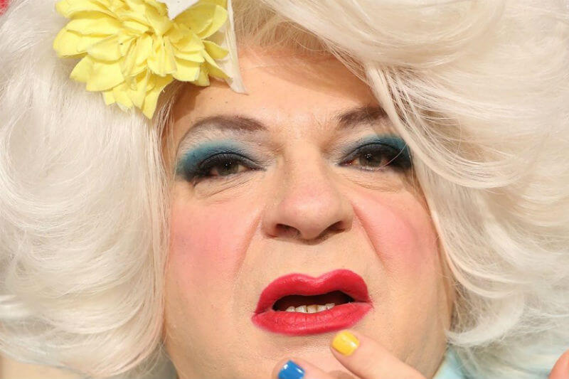 Platinette: “Un orrore la normalizzazione gay. Famiglie omo? Puro egoismo”