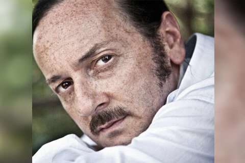 Accoltellato alla gola l'attore e regista Roberto Azzurro, la solidarietà di Arcigay Napoli - robertoazzurro - Gay.it