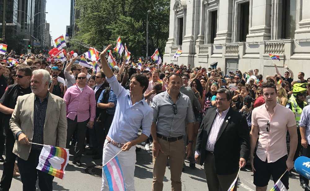 Canada: il premier Trudeau sfila con il primo ministro irlandese (gay) Varadkar - trudeau varadkar 2 - Gay.it