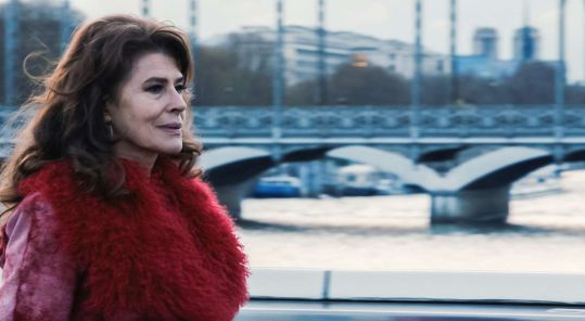 Lola Pater, Fanny Ardant è la trans della porta accanto - Lola Pater 5 - Gay.it