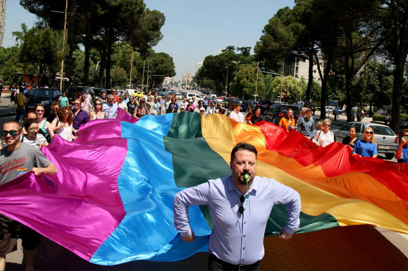 Albania, ordine degli psicologi vieta le terapie di conversione per i minori - albania - Gay.it