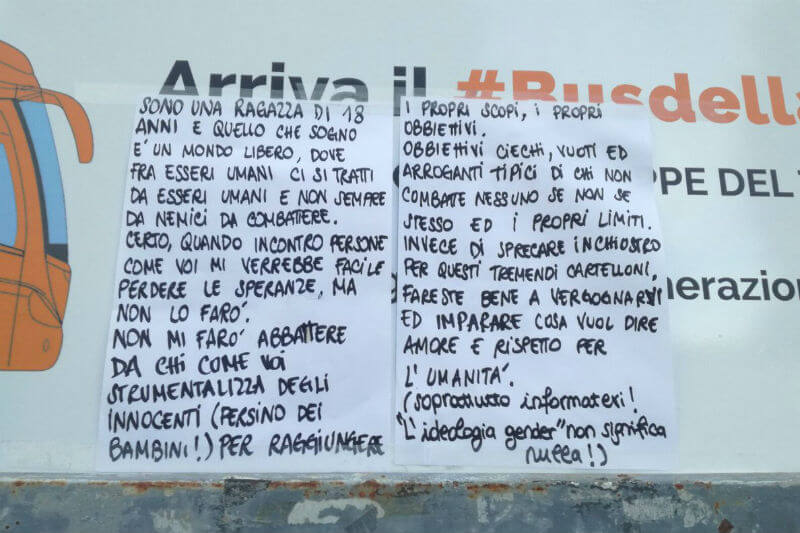 Bus della Libertà, il messaggio della 18enne Mirò: “Sogno un mondo libero”