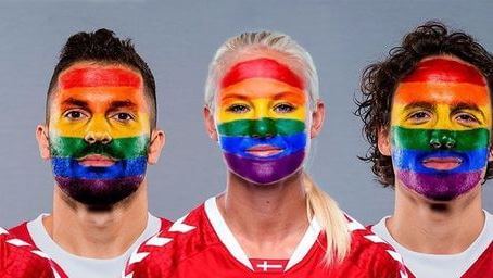 Omosessualità tabù nel calcio, la Nazionale di Danimarca ci mette la faccia - danimarca 2 - Gay.it