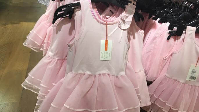 Londra, svolta John Lewis: i vestiti fino ai 14 anni sono gender neutral - gender neutral 2 - Gay.it