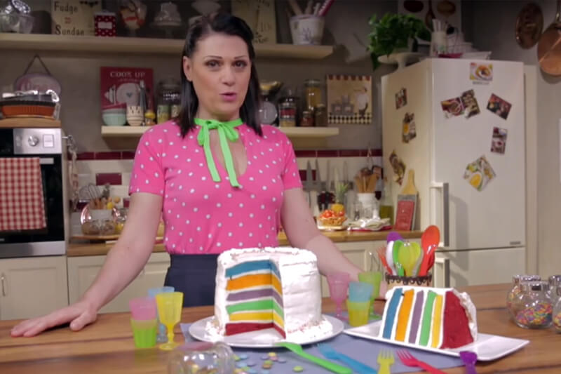 Rainbow cake: il turorial di Sonia Peronaci per fare una squisita torta super proud