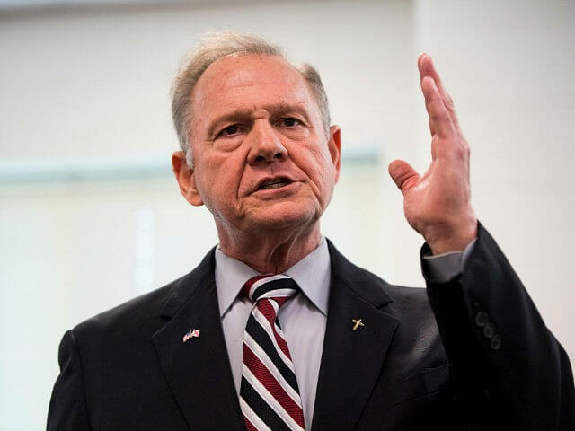 Trump, altro schiaffo in Alabama: eletto Moore, giudice anti-gay - trump 1 - Gay.it