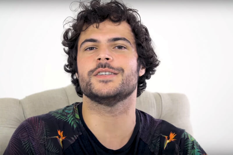 Lo youtuber Willwoosh, concorrente da stasera a Pechino Express, fa coming out in video: “Mi piace il ca**o”