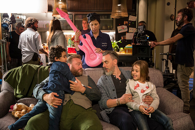 La regista Michela Andreozzi e la "pancia in prestito": "Perchè un rene sì, e l'utero no?" - 9 lune e mezza michela andreozzi foto ufficio stampa 3 - Gay.it