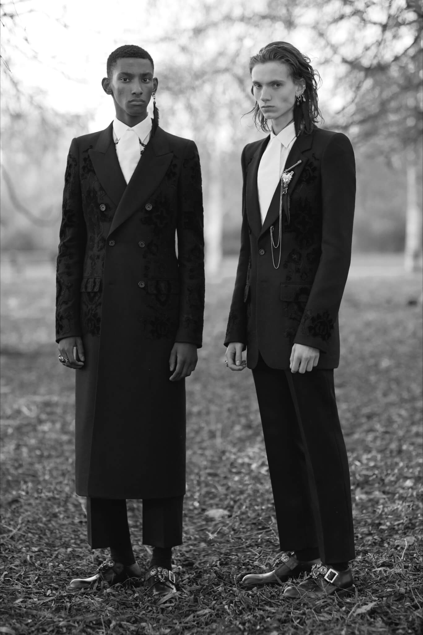 Halloween: 5 look dalle passerelle autunno-inverno - AMcQueen - Gay.it