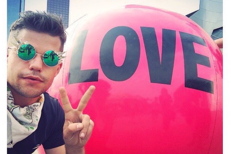 Charlie Carver, ‘il coming out mi ha cambiato la vita, dichiaratevi’