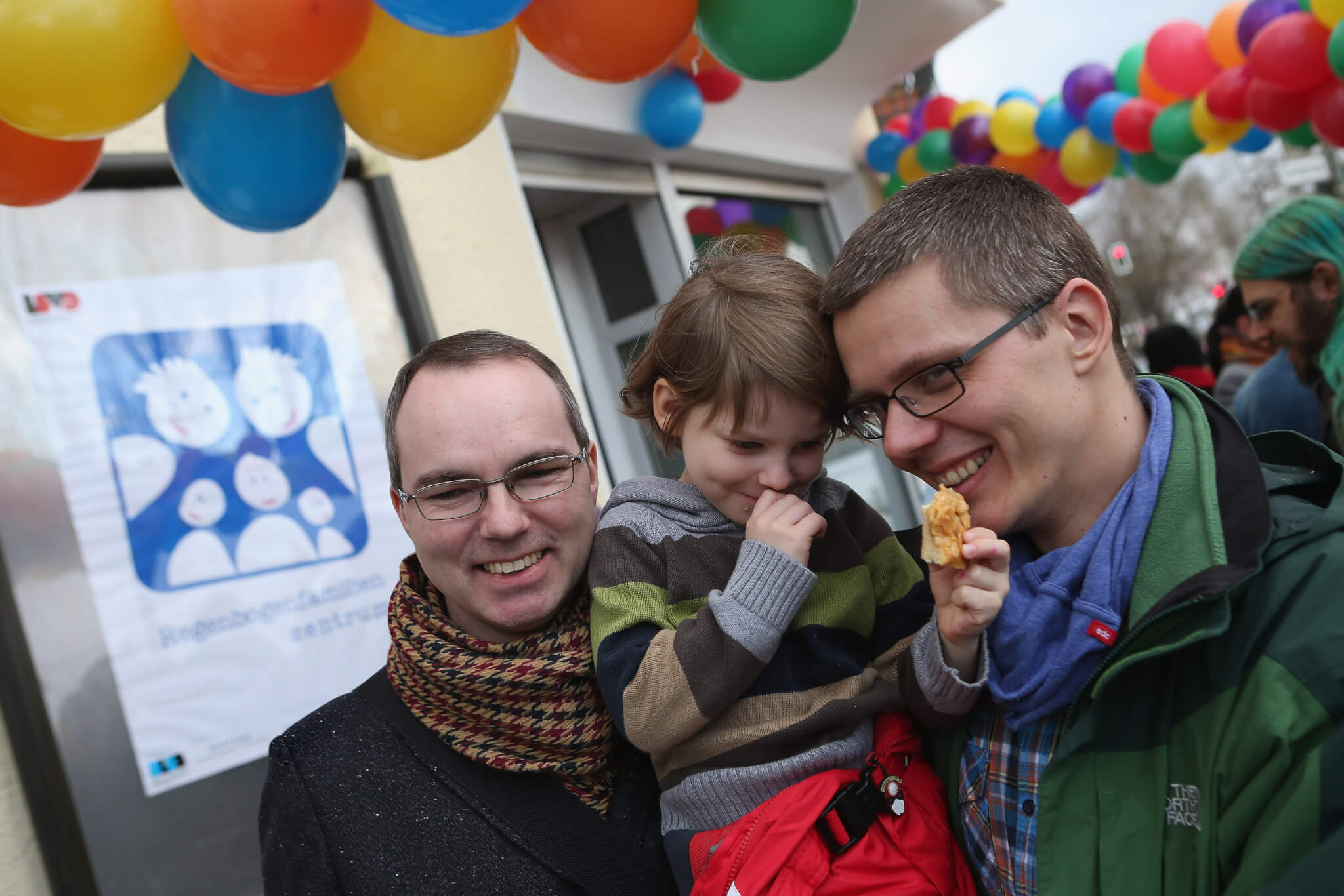 Germania, dopo il matrimonio ecco la prima adozione gay