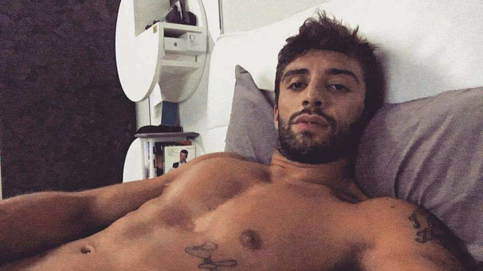 Andrea Iannone: "Il bacio Ilary-Belen? A saperlo prima baciavo Totti" - andrea iannone 1 - Gay.it