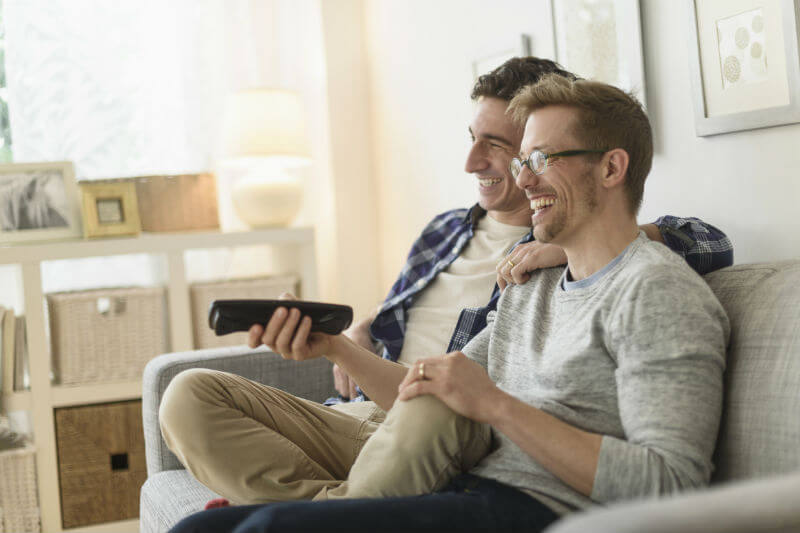 Bromance, è boom. La ricerca: “I maschi preferiscono gli amici alle mogli”