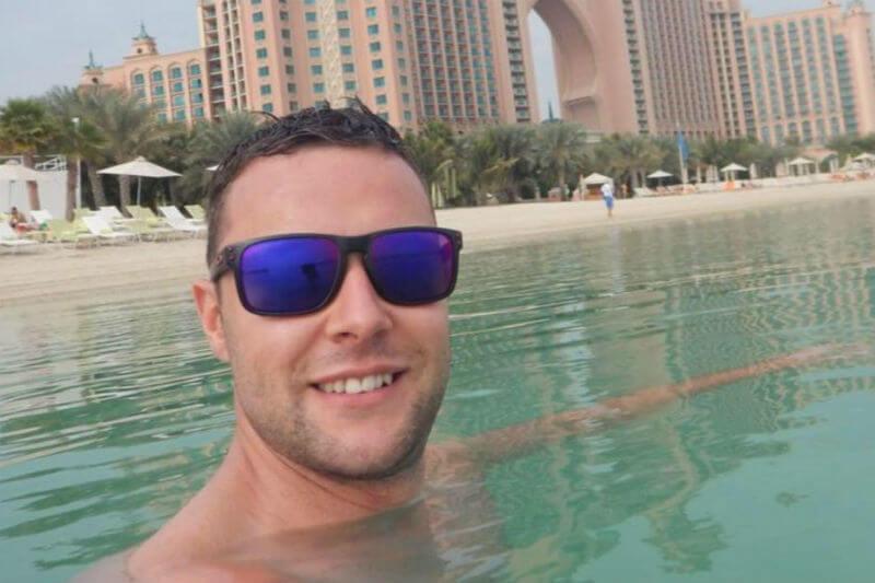 Dubai, l’odissea di Jamie: tre anni di carcere per aver sfiorato un uomo in un pub