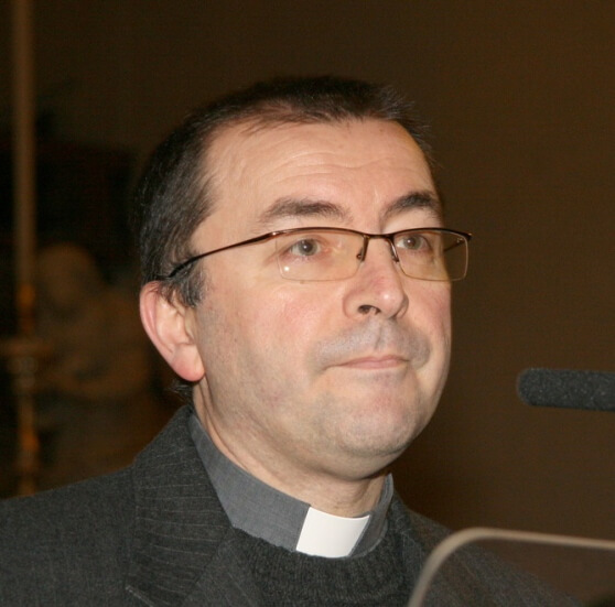 Favole LGBT a Pavia, il parroco non ci sta: "Mia mamma mi raccontava Biancaneve" - favole lgbt 1 - Gay.it