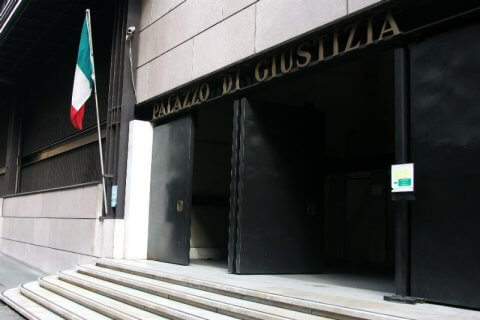Genova, lo picchiarono perché ritenuto gay: arrivano gli sconti di pena - genova 3 - Gay.it