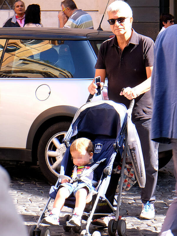 Nichi Vendola a spasso per Roma con il figlio Tobia - nichi vendola 1 - Gay.it