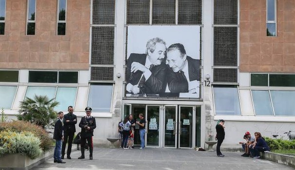 Pesaro, un ragazzo accusa lo psichiatra: "Ha abusato di me" - psichiatra 2 - Gay.it