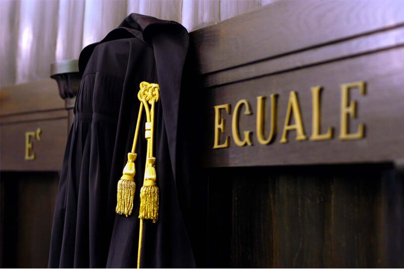 Maltrattamenti verso il collega gay: sette indagati a Perugia
