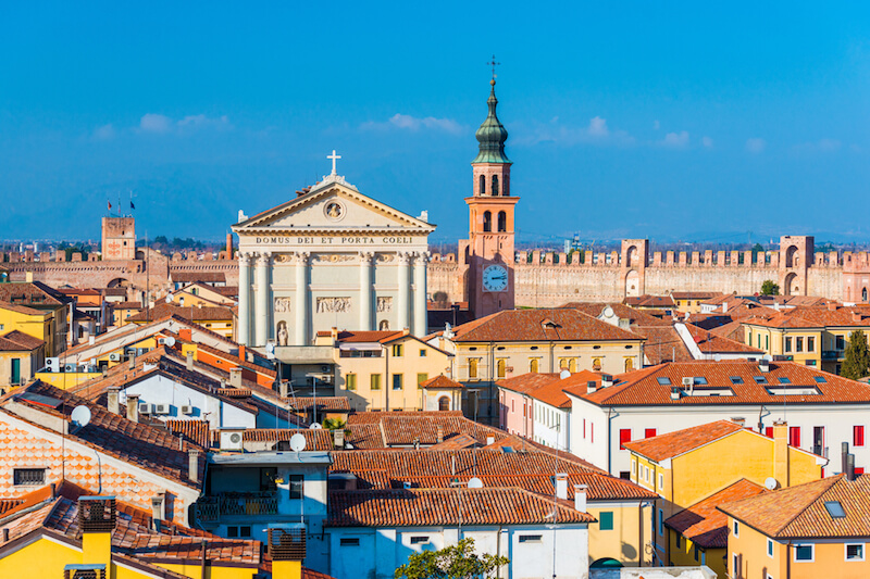 Omofobia a Padova, “Non si affitta a gay e meridionali”