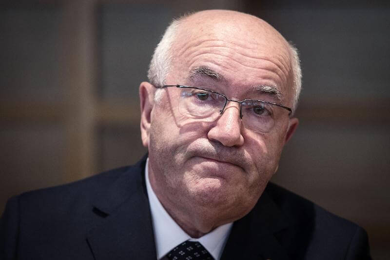 Fuori Tavecchio, il presidente omofobo della Federcalcio si dimette