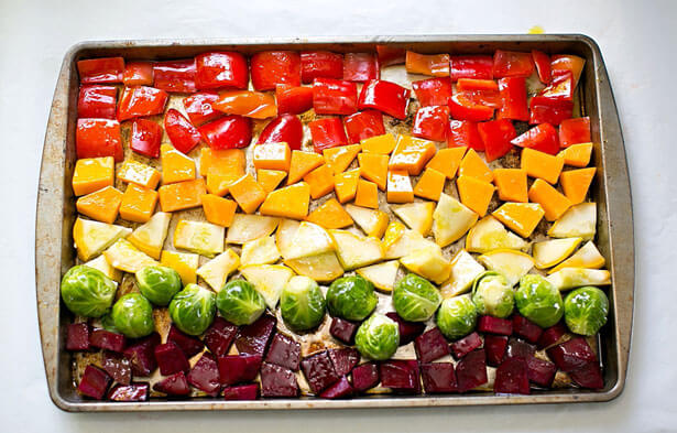 Il trend degli Unicorn Food finirà col 2017? Meglio approfittare del Natale - 7 roasted rainbow vegetables - Gay.it