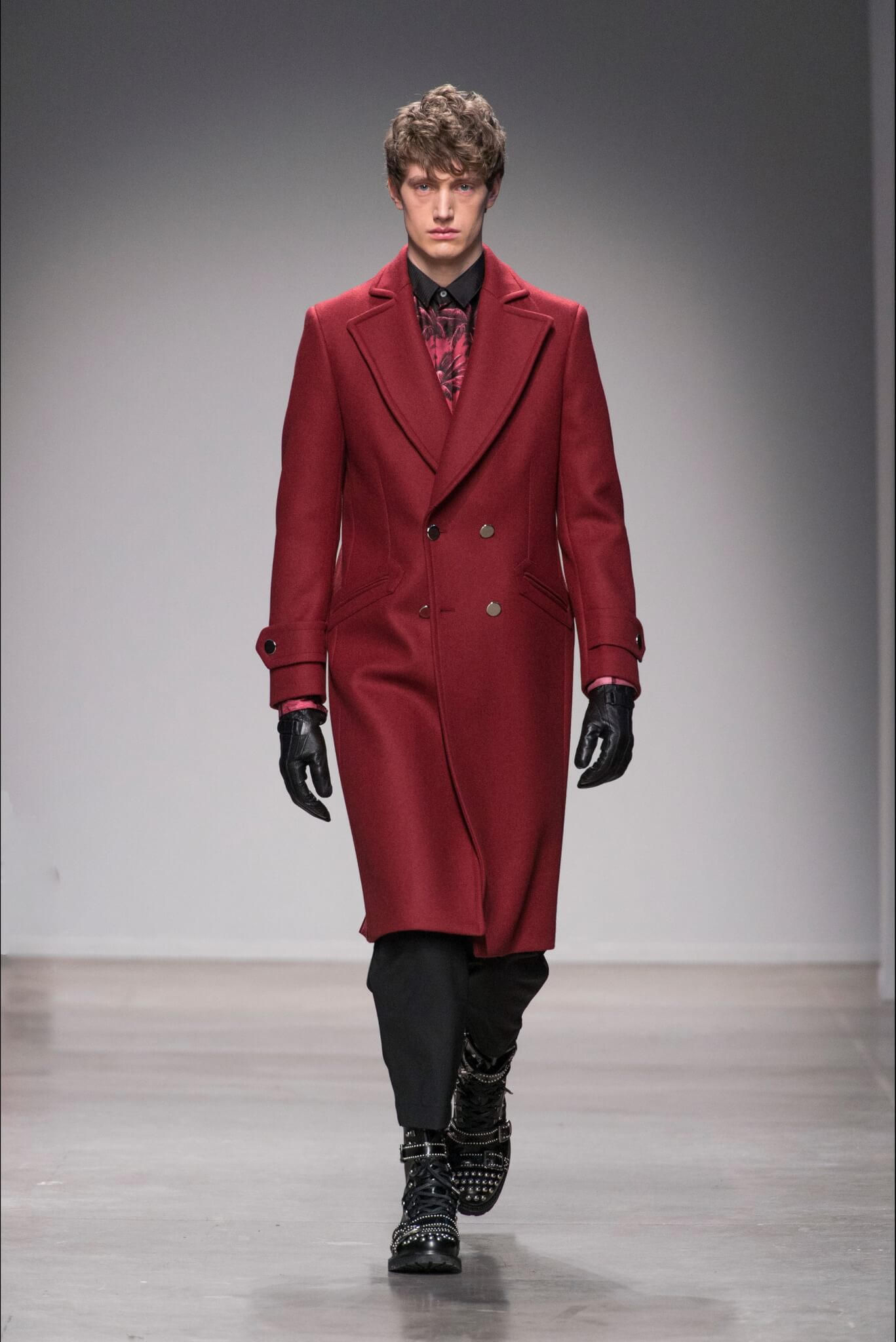 Il Rosso, il nuovo re della moda maschile: così difficile da portare - CPellizzari red - Gay.it