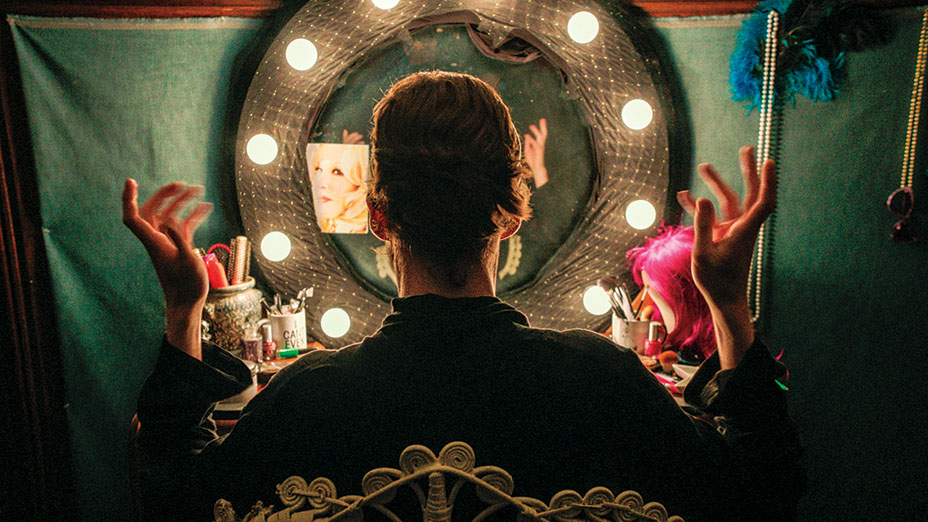 Freak Show, l’esordio alla regia di Trudie Styler, moglie di Sting, contro il bullismo omofobo - Freak Show 3 - Gay.it