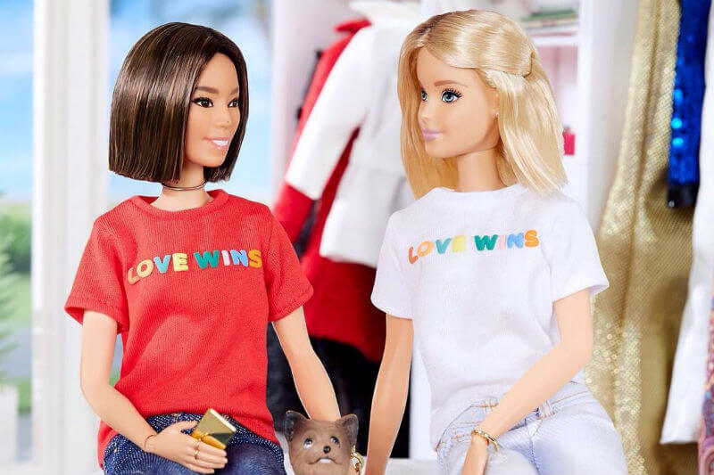 Barbie a sostegno dei matrimoni gay: “L’amore vince”