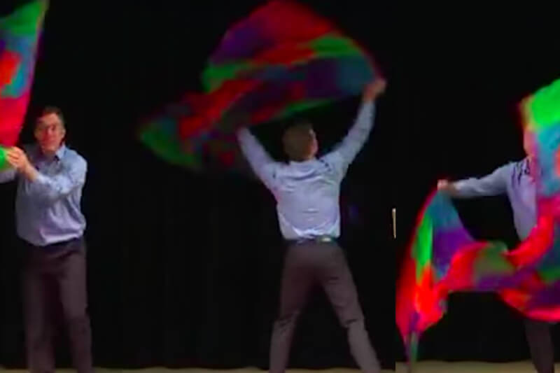 Conferenza anti-LGBT e quel balletto friendly che è già virale