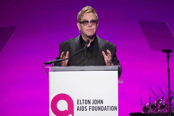 Elton John premiato da Harvard per la sua lotta contro l'Hiv e l'Aids - elton john 1 - Gay.it