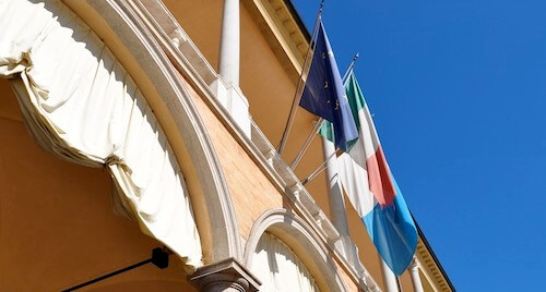 Il consiglio comunale approva documento anti-omofobia, lui si dimette - faenza 1 - Gay.it