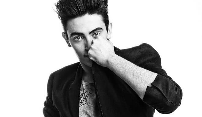 Michele Bravi: "Tour a gonfie vele, non ho tempo per un fidanzato" - michele bravi 1 - Gay.it