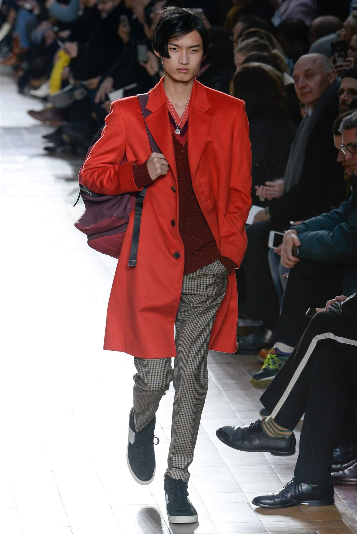Il Rosso, il nuovo re della moda maschile: così difficile da portare - paul smith red trend - Gay.it