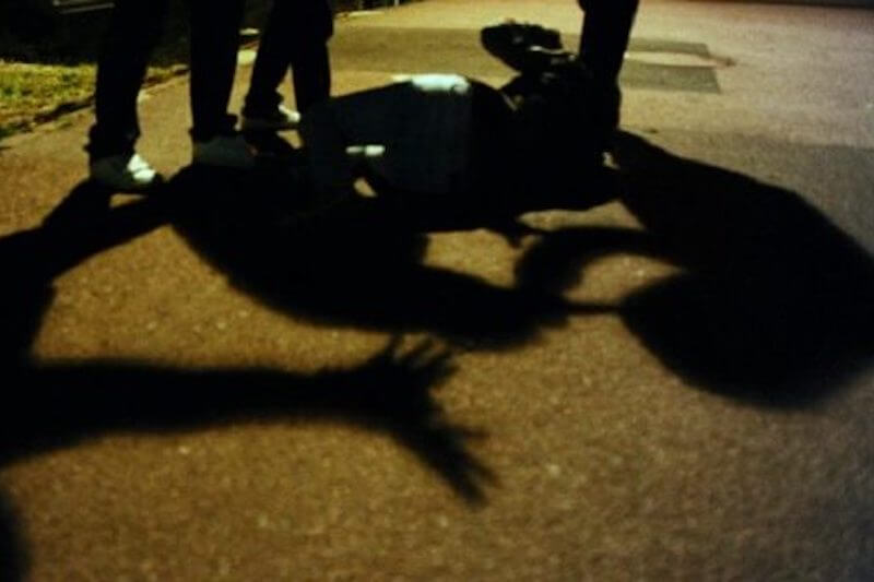 Roma, un’altra aggressione omofoba: ragazzo gay pestato e derubato da baby gang