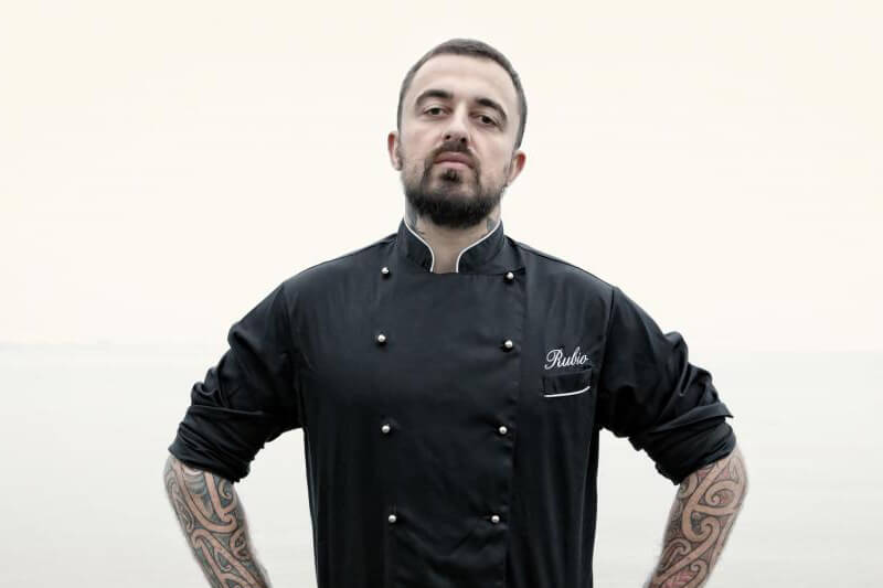 Chef Rubio: “Quante avances e proposte indecenti dai gay!”