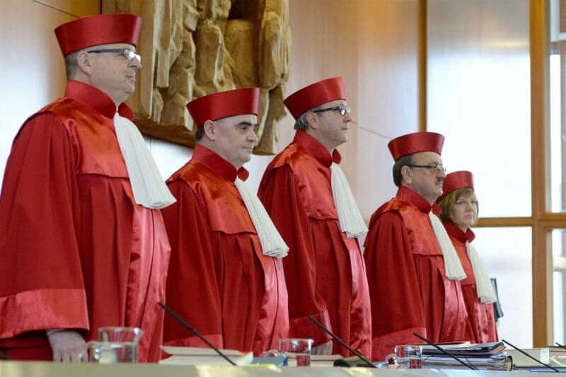 Terzo genere, svolta in Germania: “Legge entro il 2018”