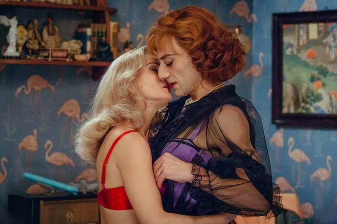 Favola, gioiellino camp con Timi en travesti diretto dal marito Sebastiano Mauri