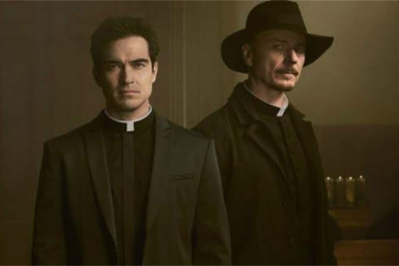 The Exorcist, lo showrunner attacca gli omofobi della serie dopo il bacio gay dell’ultima puntata