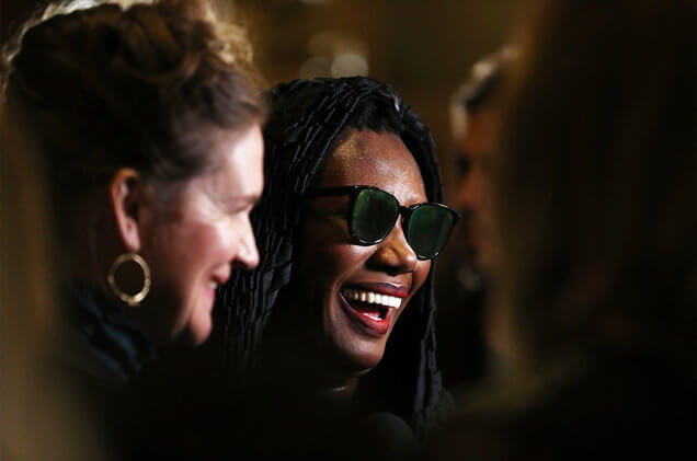 Sophie Fiennes: "I gay sono stati i primi a scoprire ed amare Grace Jones" - Sophie Fiennes e Grace Jones - Gay.it